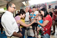 SM Teo, Minister Teo, and SMS Dr Janil spending time with families at My Family Fiesta. 